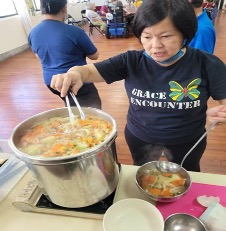 利伯他茲教育基金會運用食材製作便當